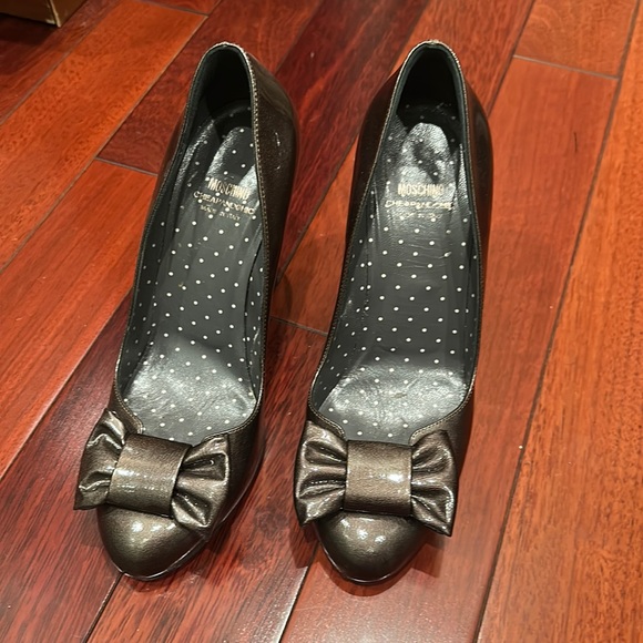 Moschino shoes, Mady in Italy  size 39.  Heel 4inch - Picture 1 of 5